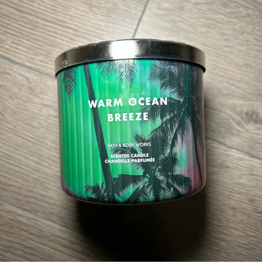 New Bath & Body Works 3-Wick Candle in Warm Ocean Breeze - Picture 5 of 5